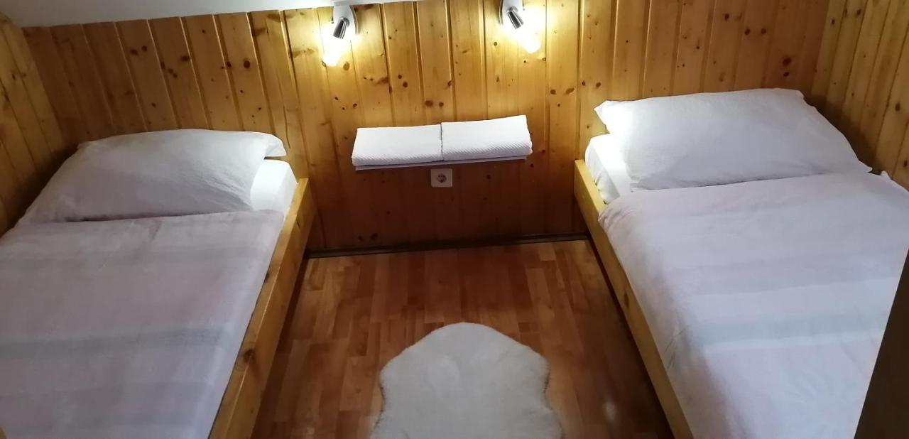 Wooden House Nela Near Plitvice Lakes Smoljanac Εξωτερικό φωτογραφία
