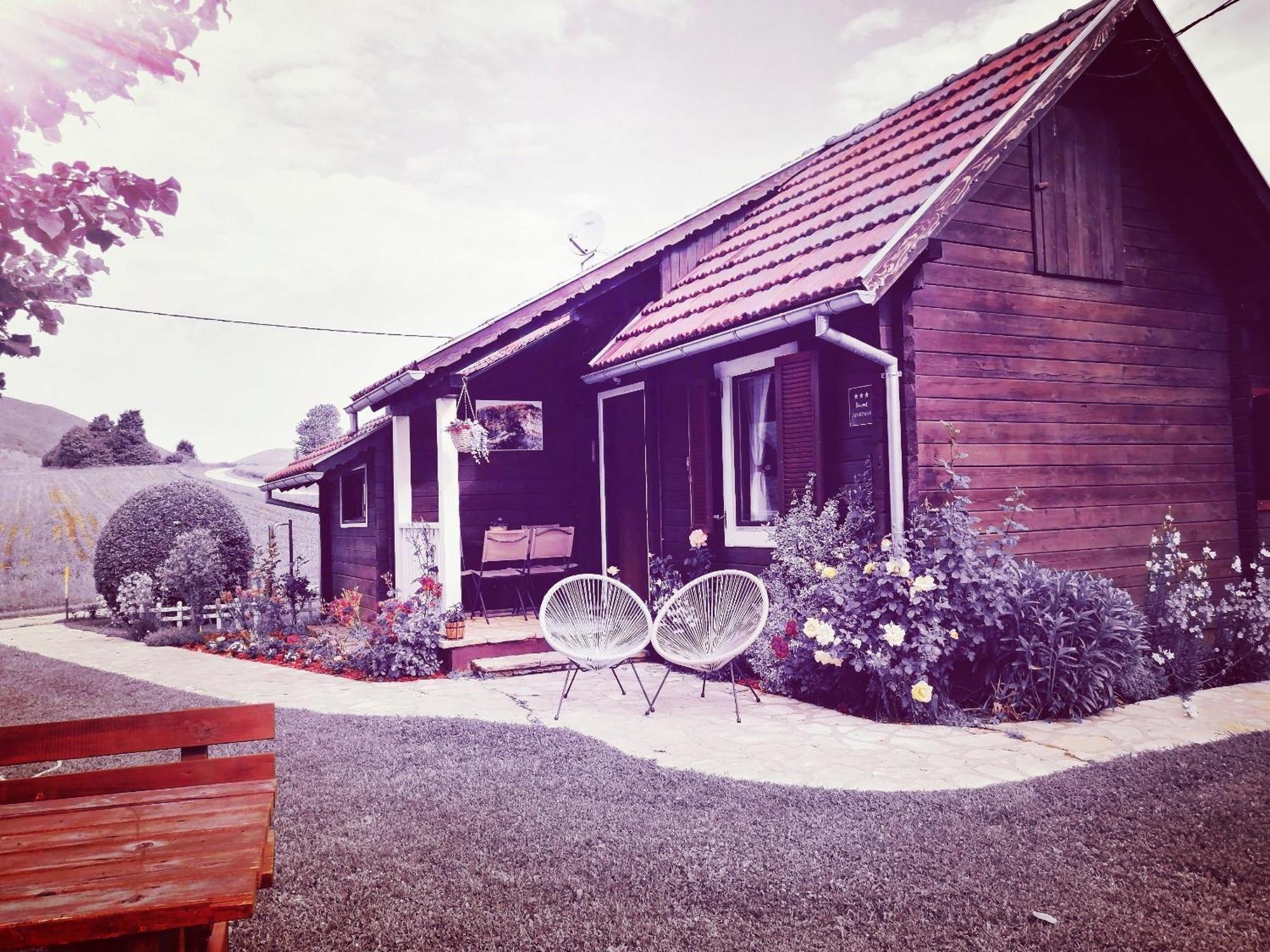 Wooden House Nela Near Plitvice Lakes Smoljanac Εξωτερικό φωτογραφία