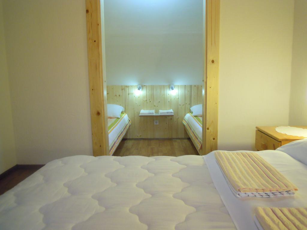 Wooden House Nela Near Plitvice Lakes Smoljanac Δωμάτιο φωτογραφία
